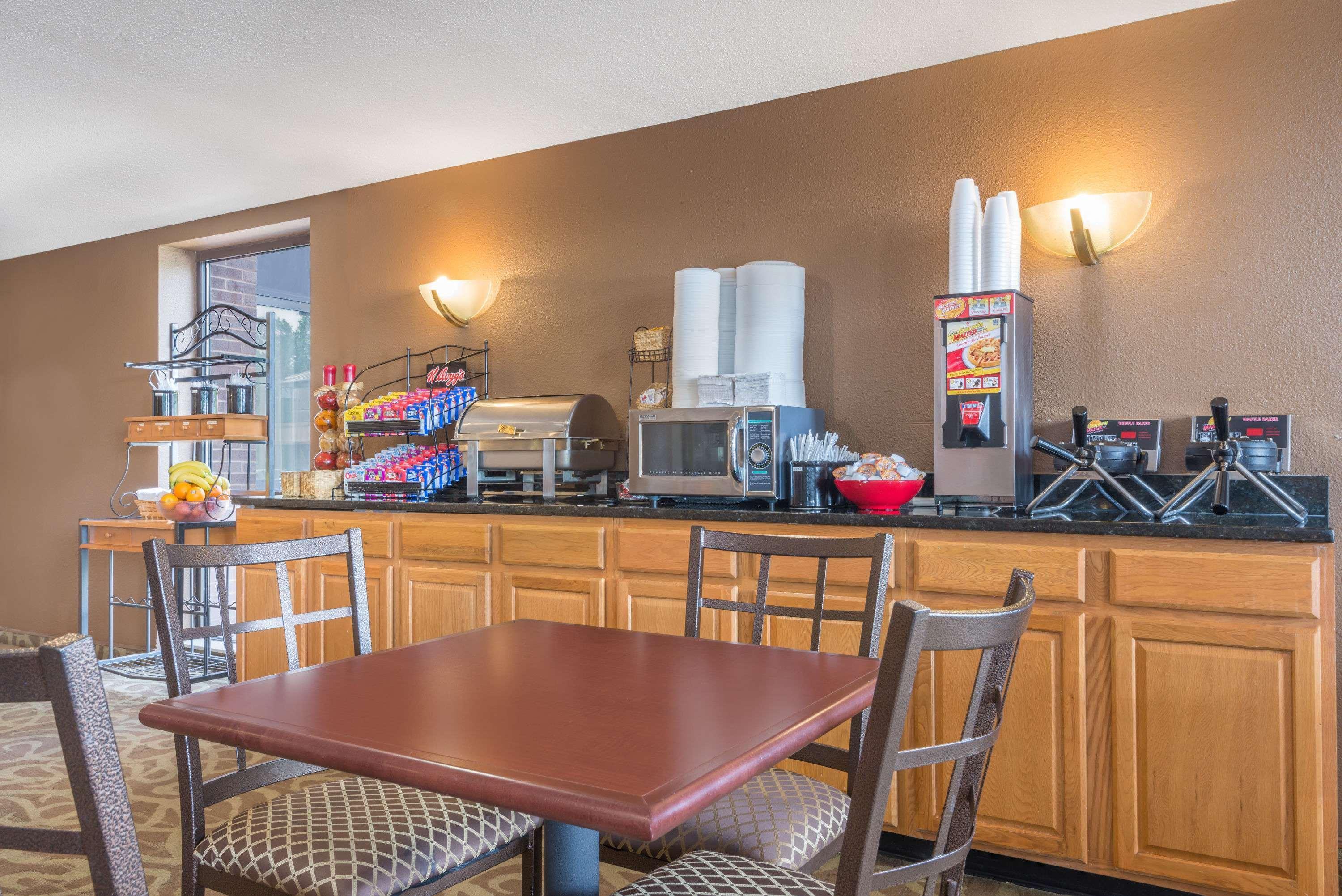 Ramada By Wyndham Columbus North Hotel Westerville Exterior foto